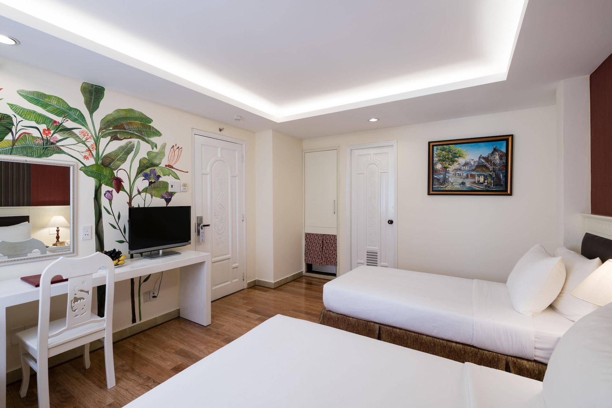 Asian Ruby Center Point & Hotel 3*