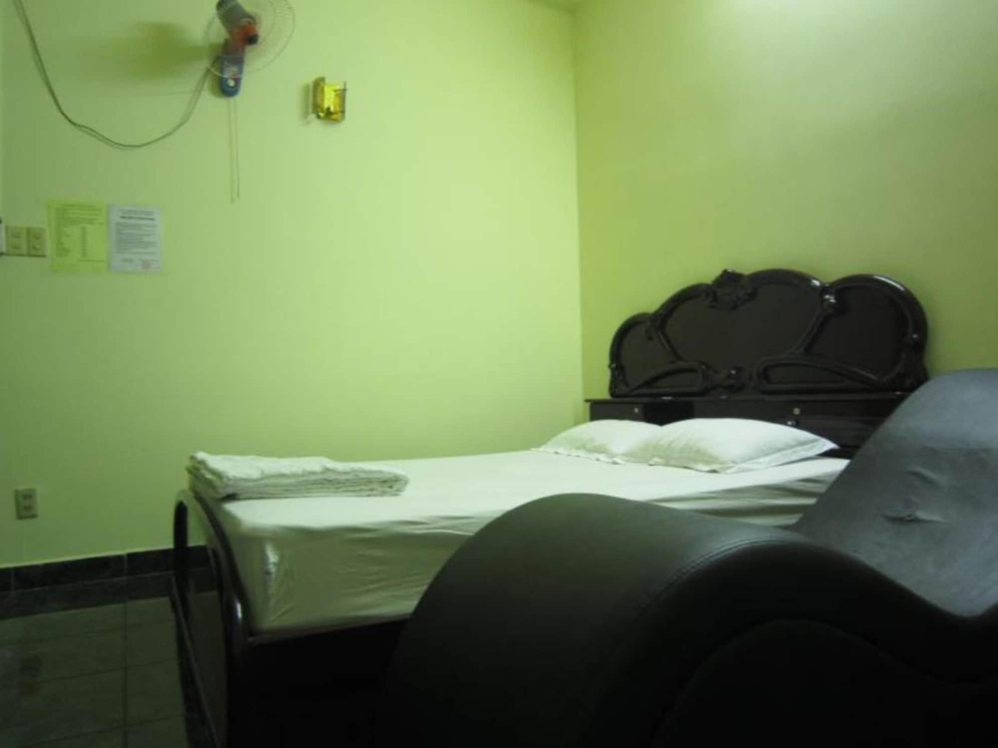 Hoa Thinh Hotel Ho Chi Minh City