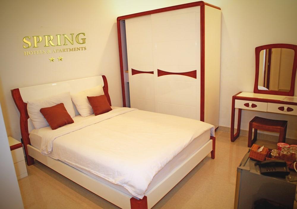 Hotel Spring Airport