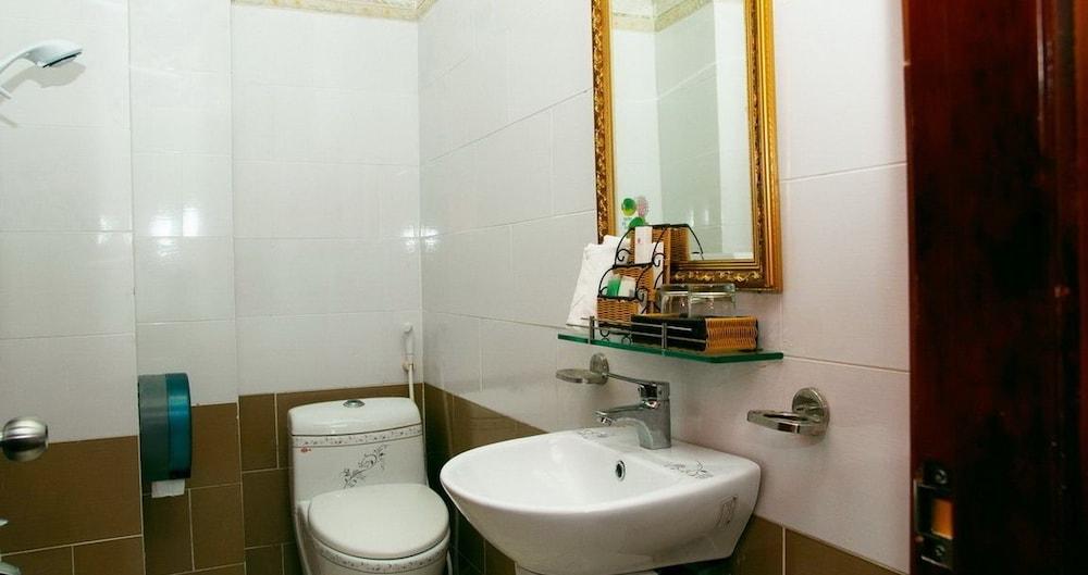 Hotel Sunrise Airport 3*