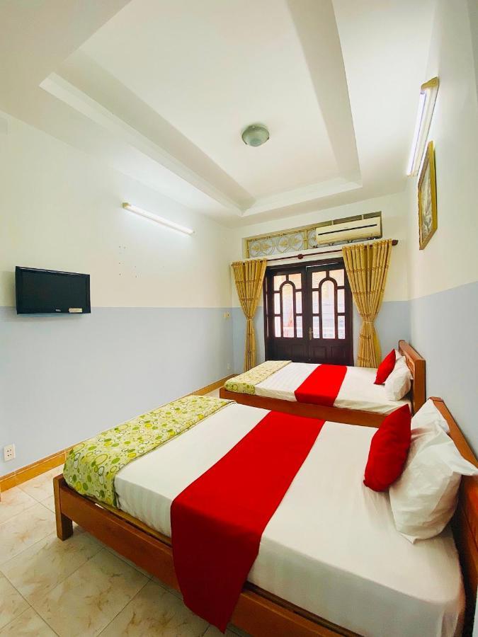 Hoang Long Airport Hotel 2*