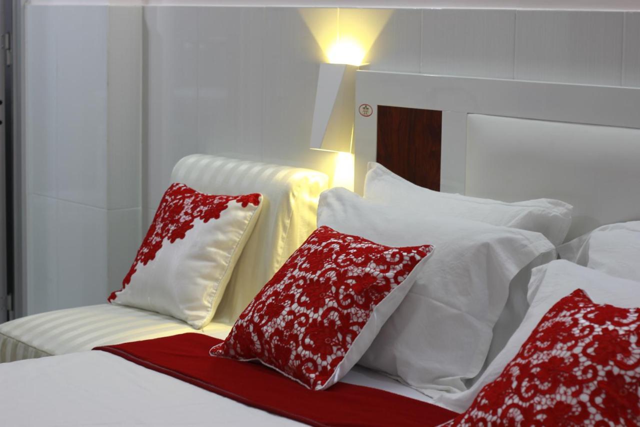 Guest house Quang Saigon Hotel- 40-7 Bui Vien-walking Street Ho Chi Minh City