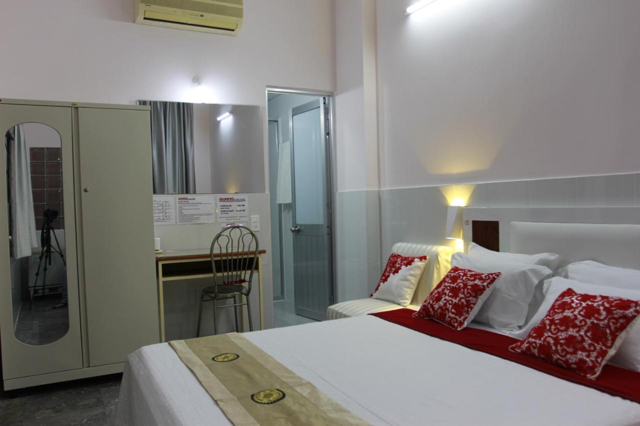 Guest house Quang Saigon Hotel- 40-7 Bui Vien-walking Street 2*