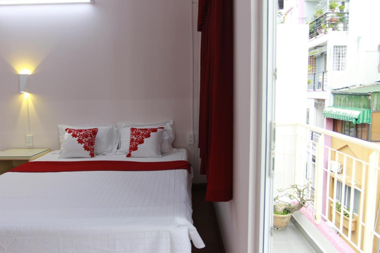 Guest house Quang Saigon Hotel- 40-7 Bui Vien-walking Street 2*