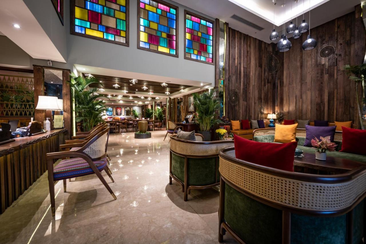 Au Legend Hotel 4*