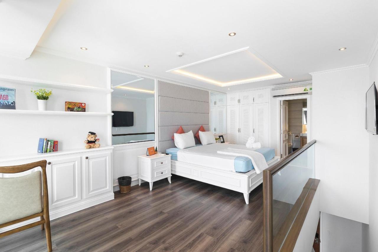 Capella The One Apartment