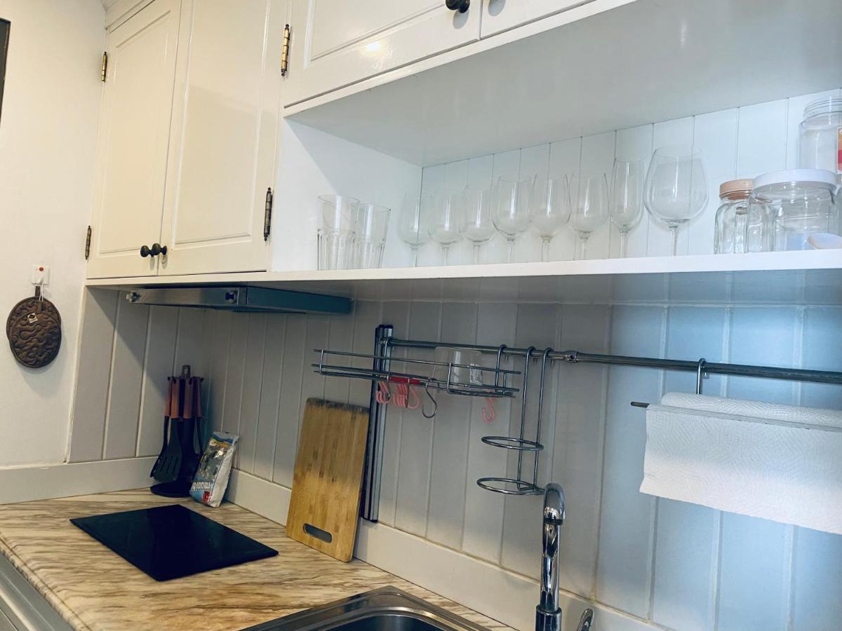 Airy & Beauty 2br - Masteri Thao Dien - Free Pool & Gym, Netflix Apartment