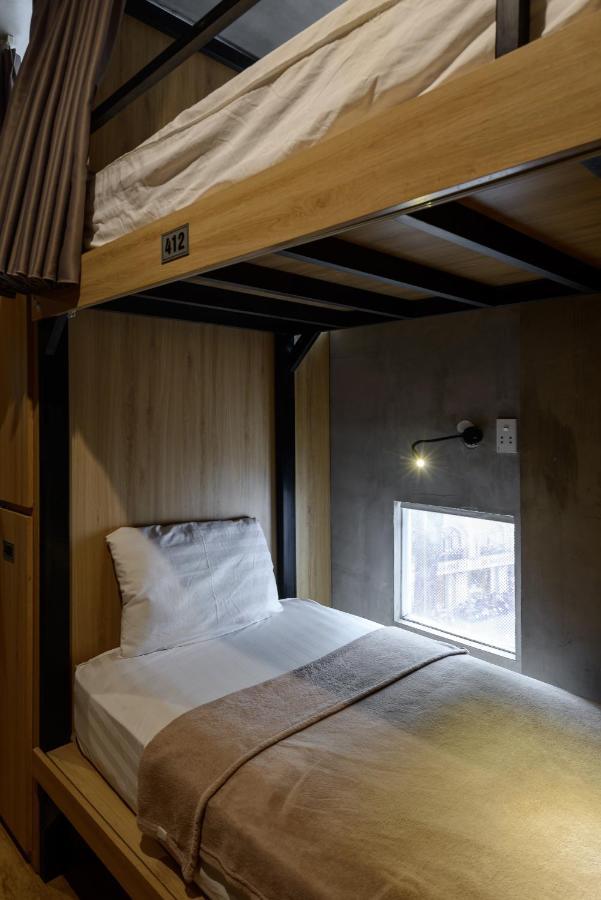 9 And Bar Hostel *