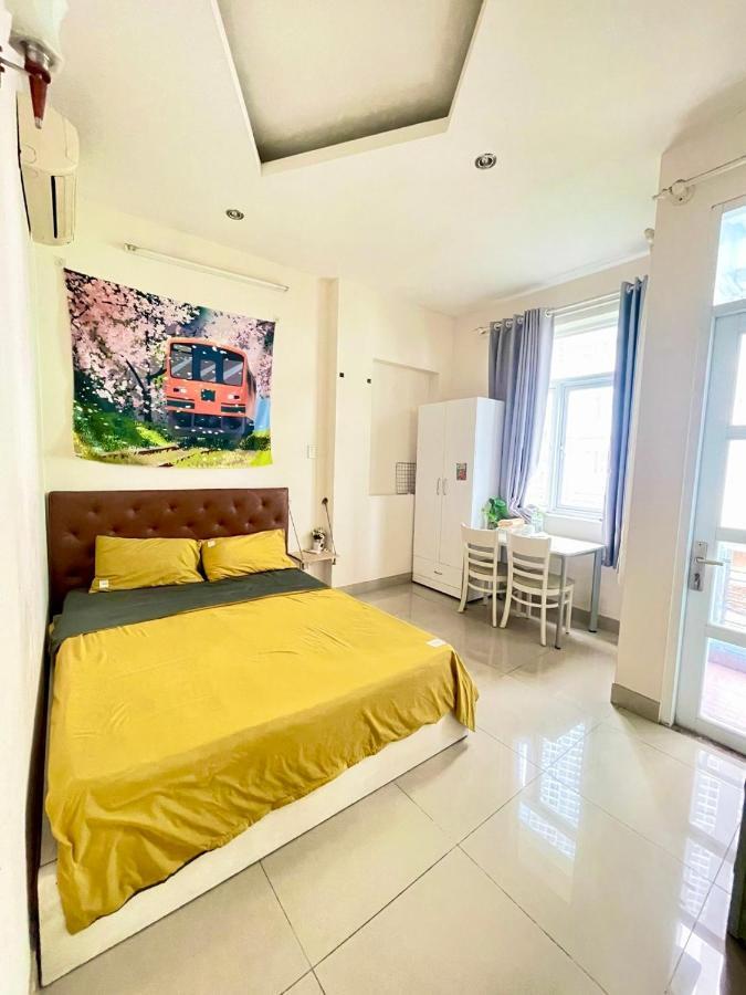 Feli - Close To Landmark 81