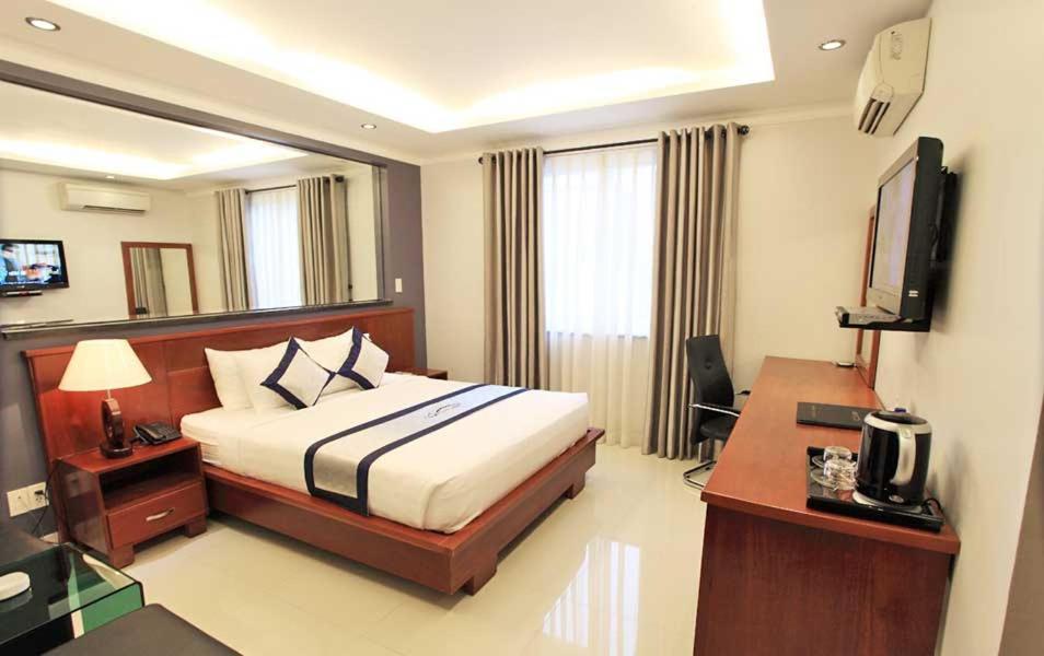Opera Hotel 3*