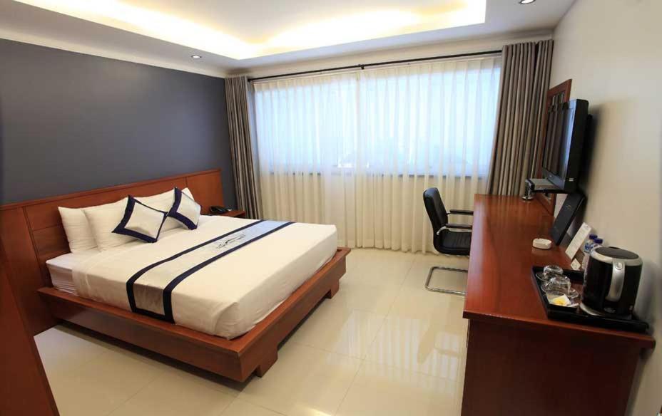 Opera Hotel 3*