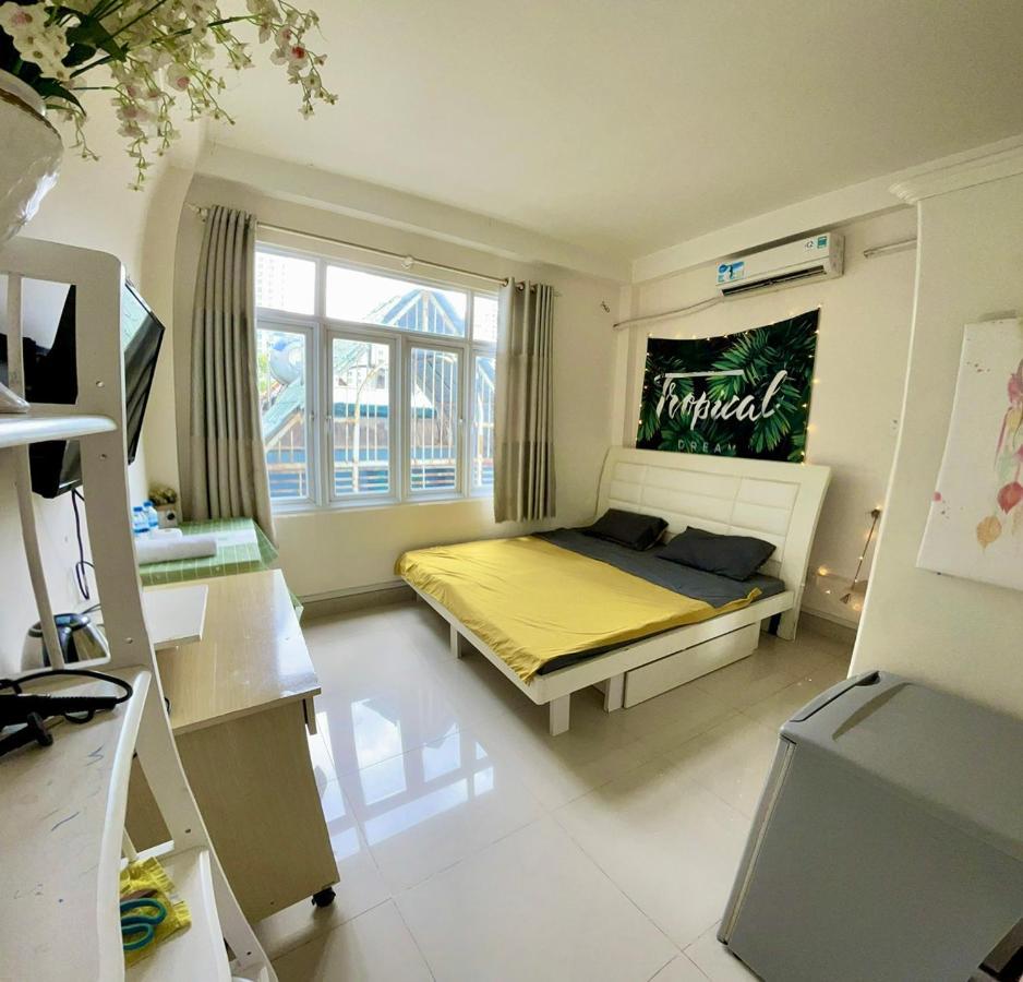 Feli - Close To Landmark 81