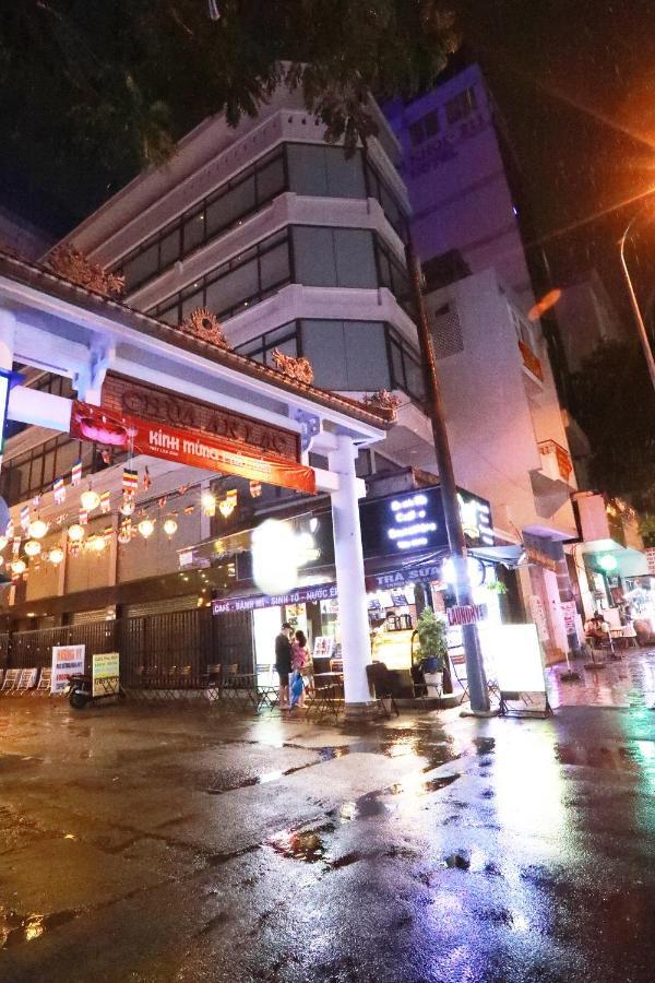 Bui Vien Street *