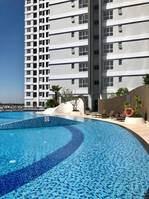 Sunrise View - Comfortable With Free Pool & Gym Ho Chi Minh City