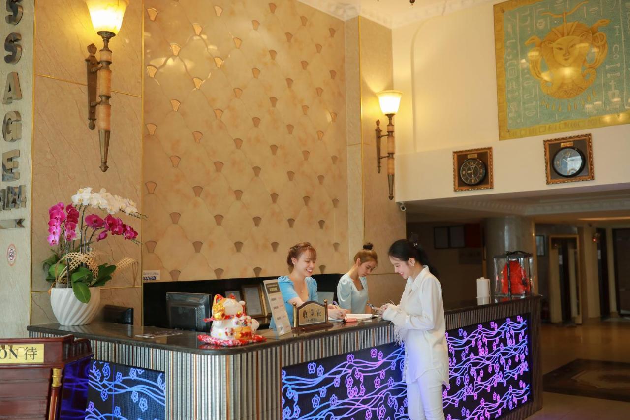 700 Fortune Hotel