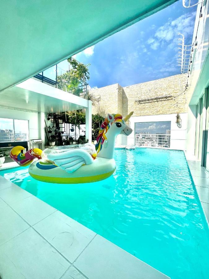 White Penthouse-rooftop Pool Private -central Pangsapuri *