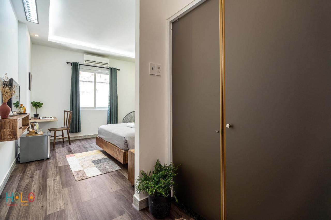 Holo Saigon - Serviced Homestay *
