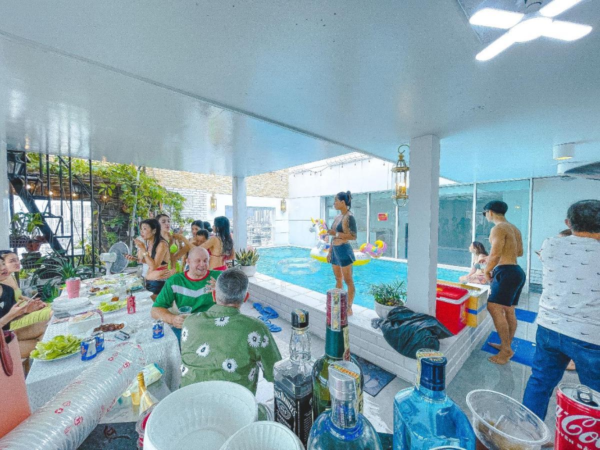 White Penthouse-rooftop Pool Private -central Bandar Ho Chi Minh