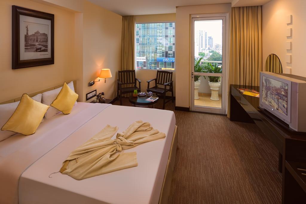 Palace Saigon Hotel