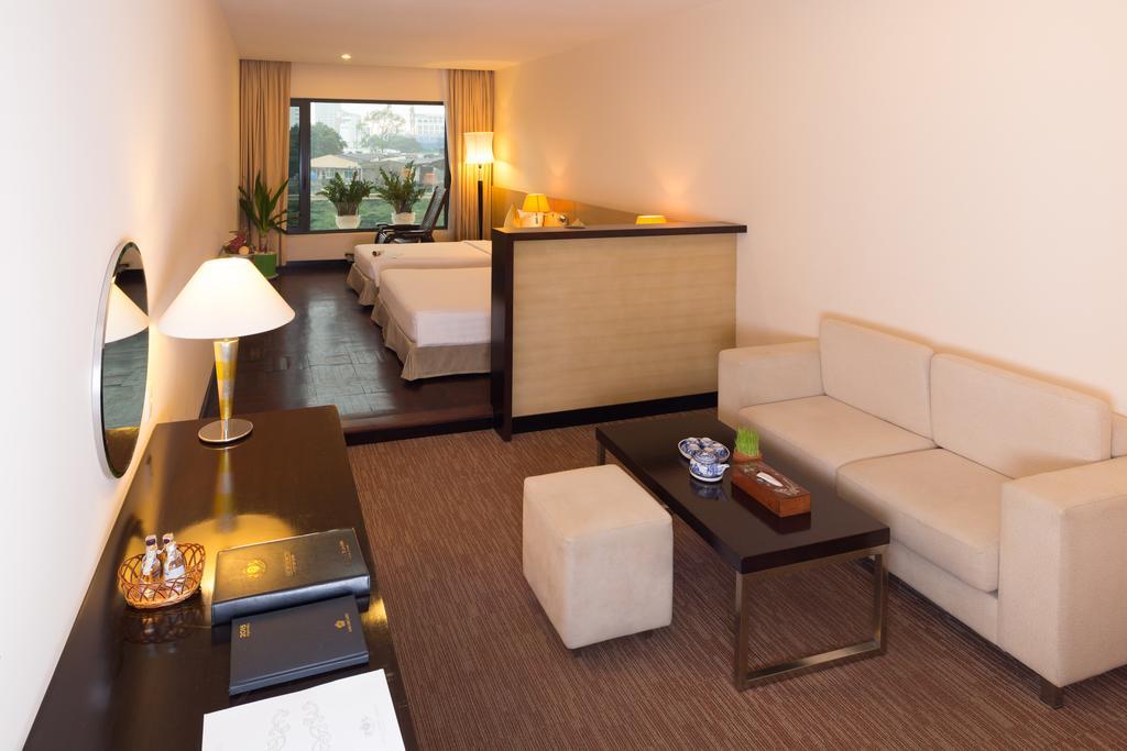 Palace Saigon 4*