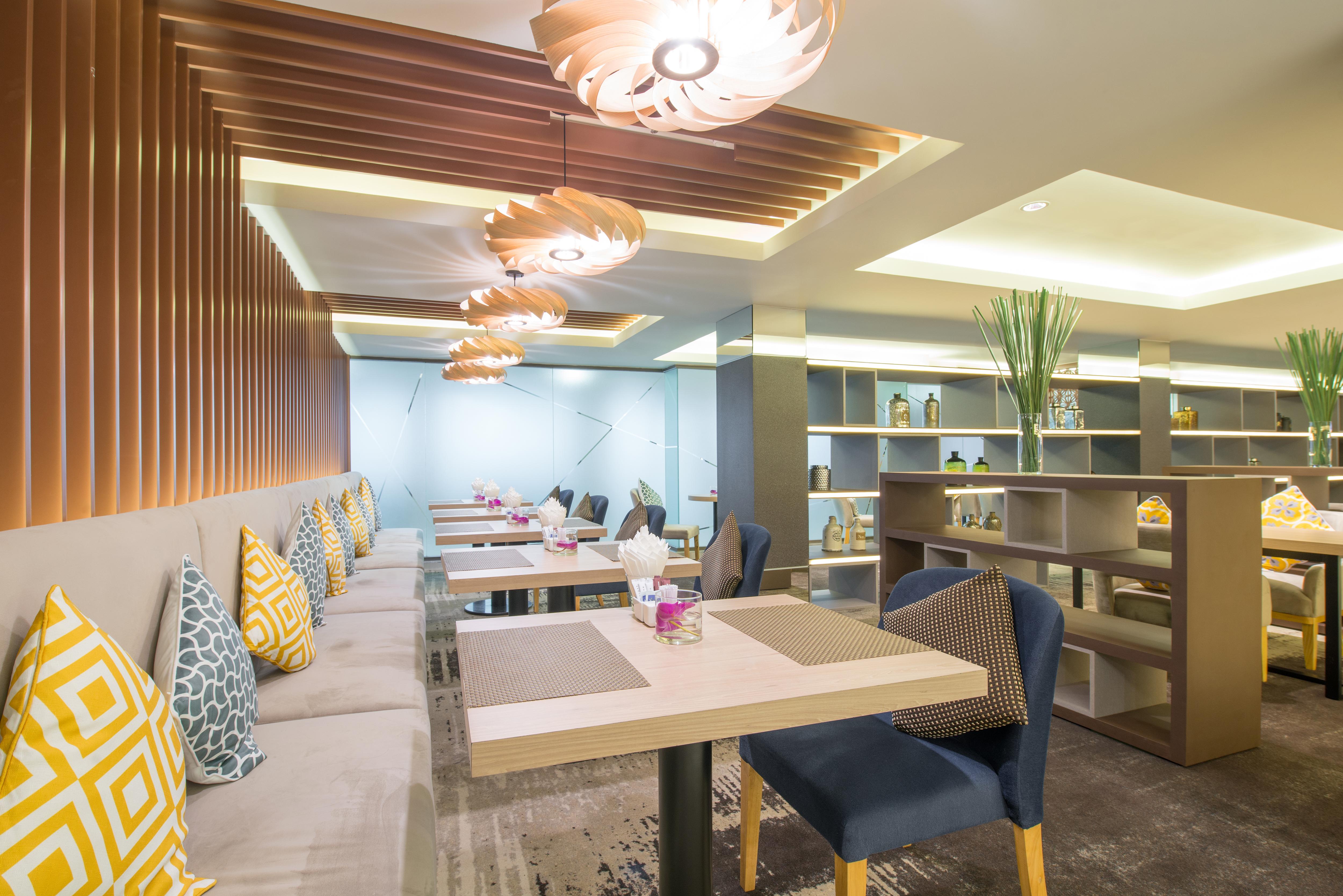Khách sạn Eastin Grand Saigon