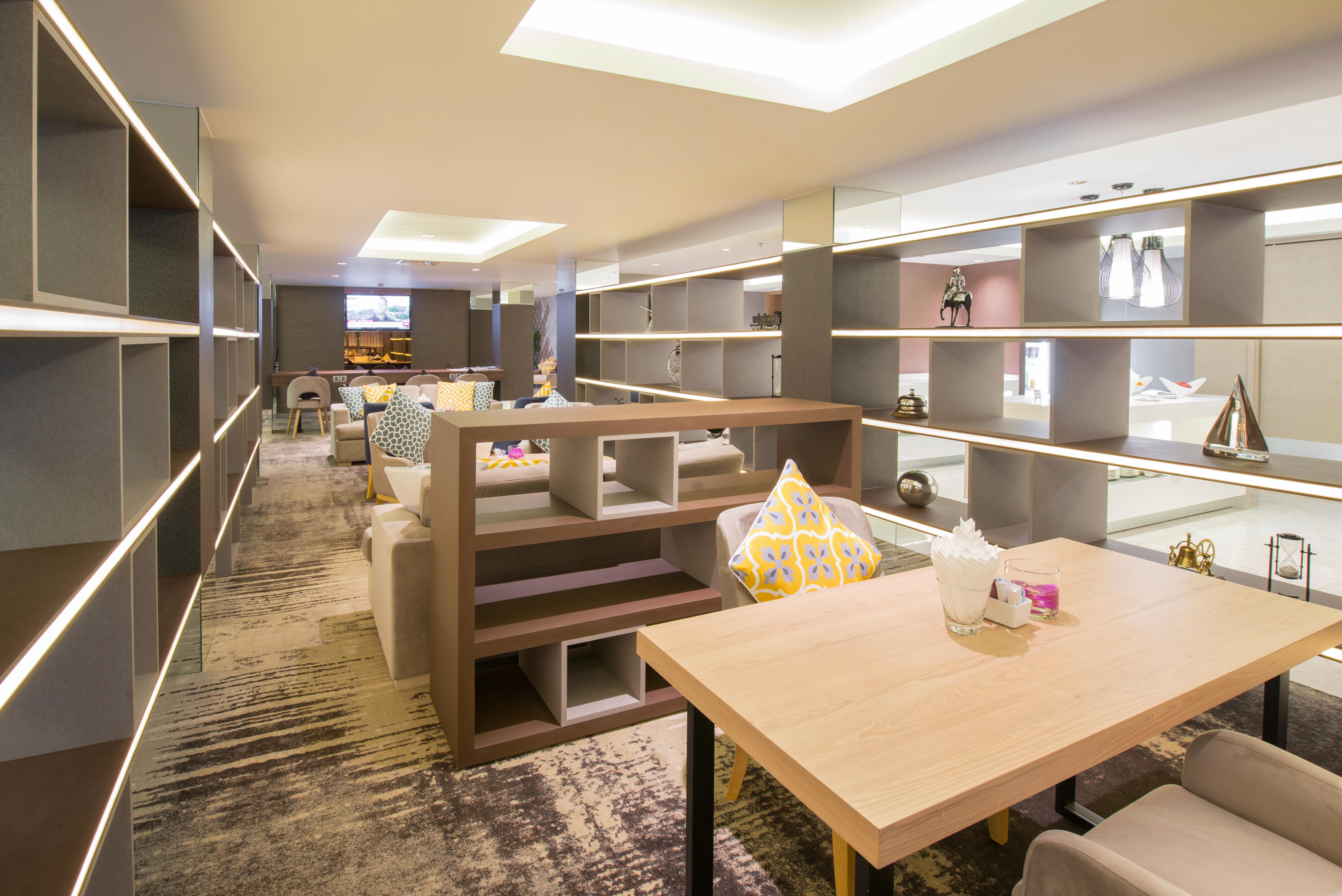 Khách sạn Eastin Grand Saigon
