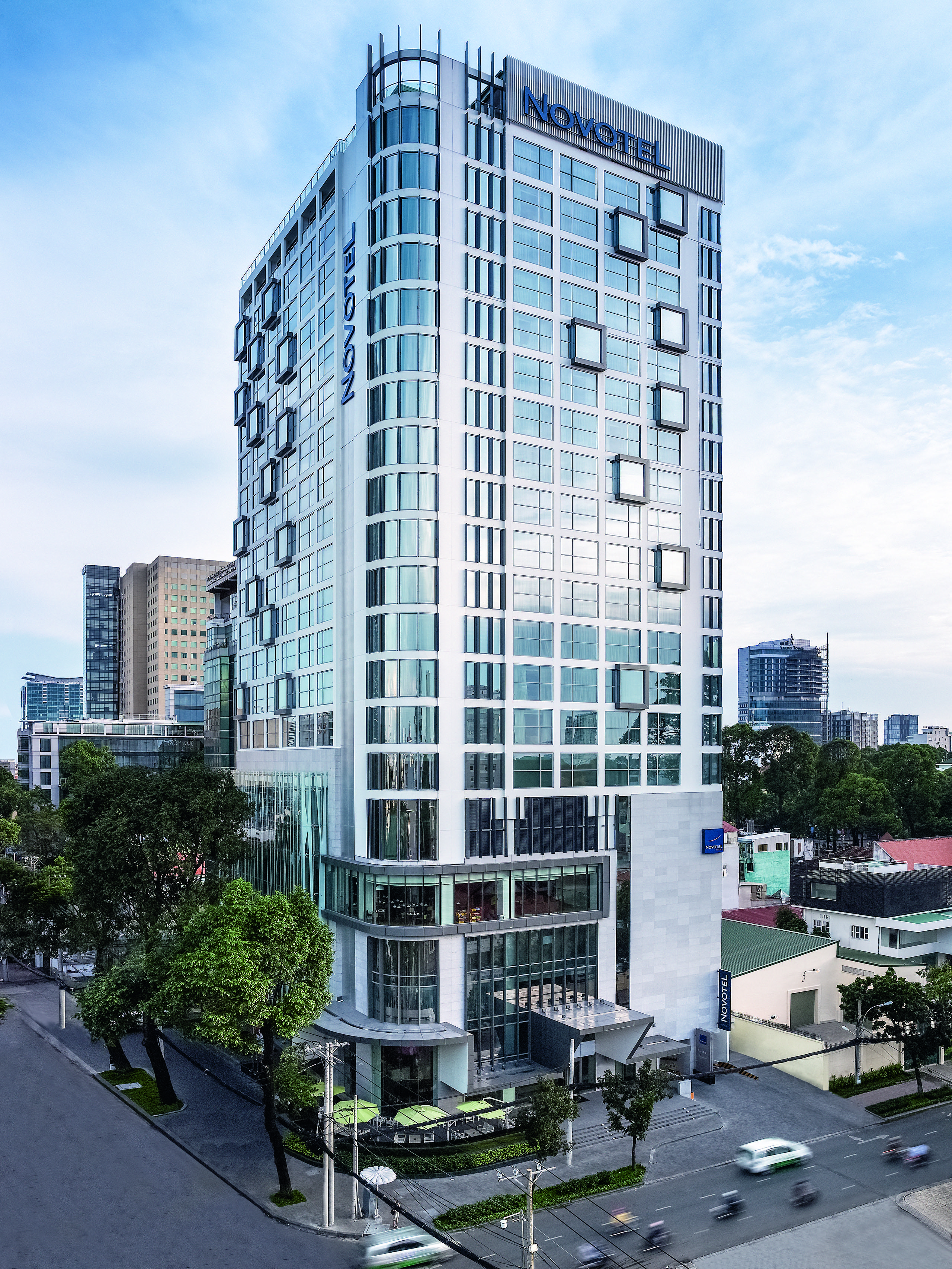 Khách sạn Novotel Sài Gòn Centre 4*