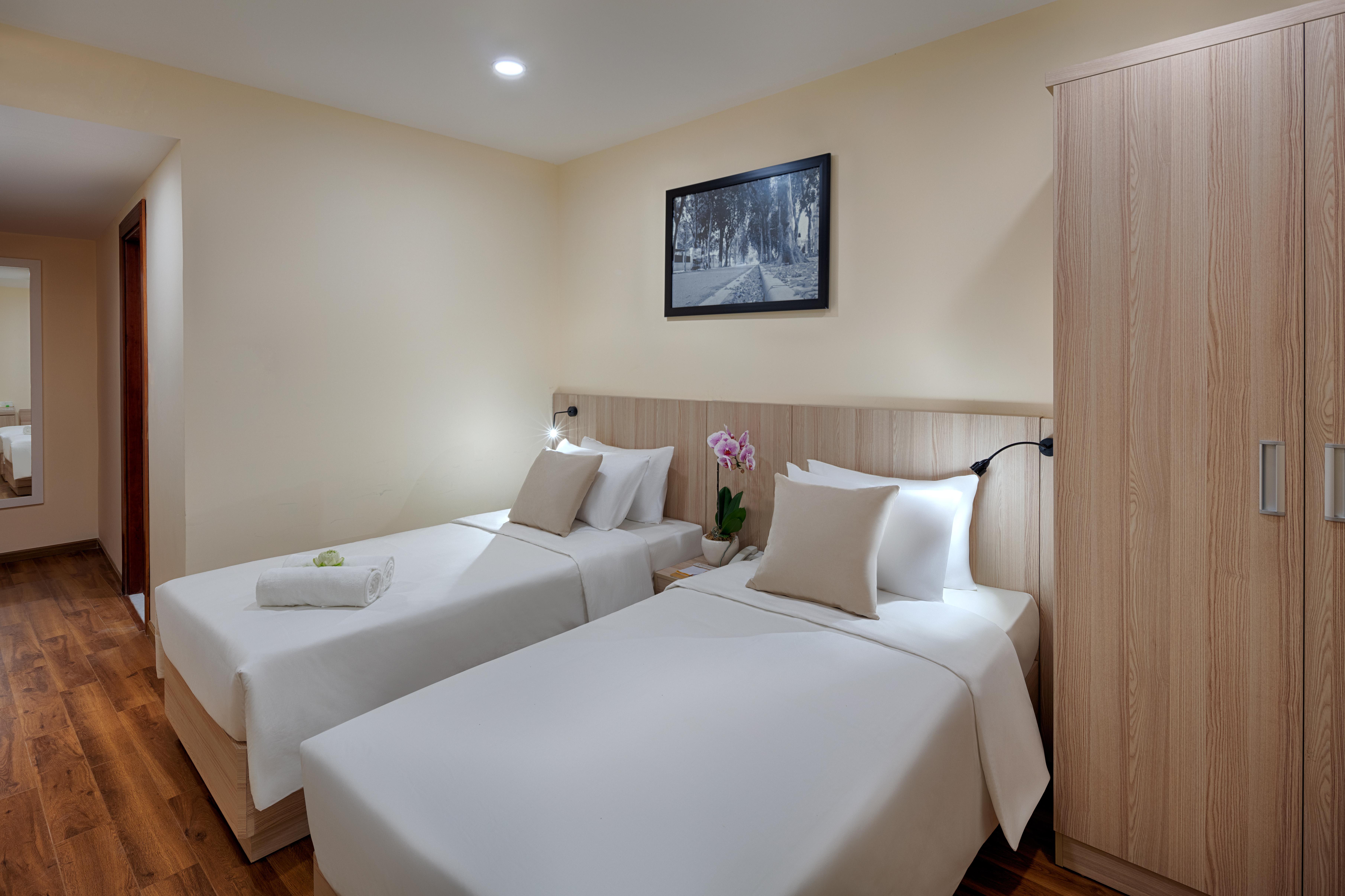 Happy Life Grand & Rooftop Skybar Hotel 4*