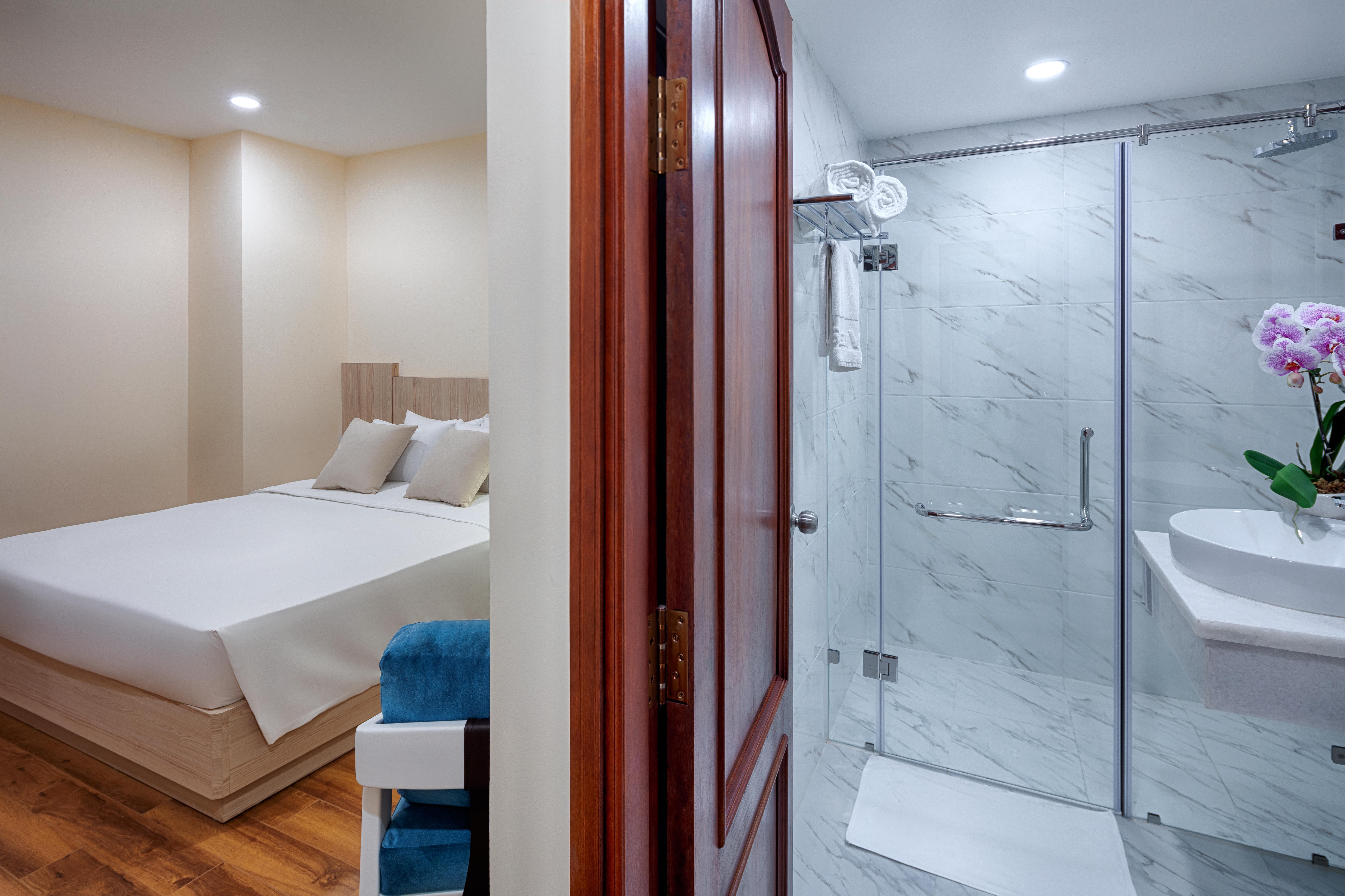 Hotel Happy Life Grand & Rooftop Skybar 4*