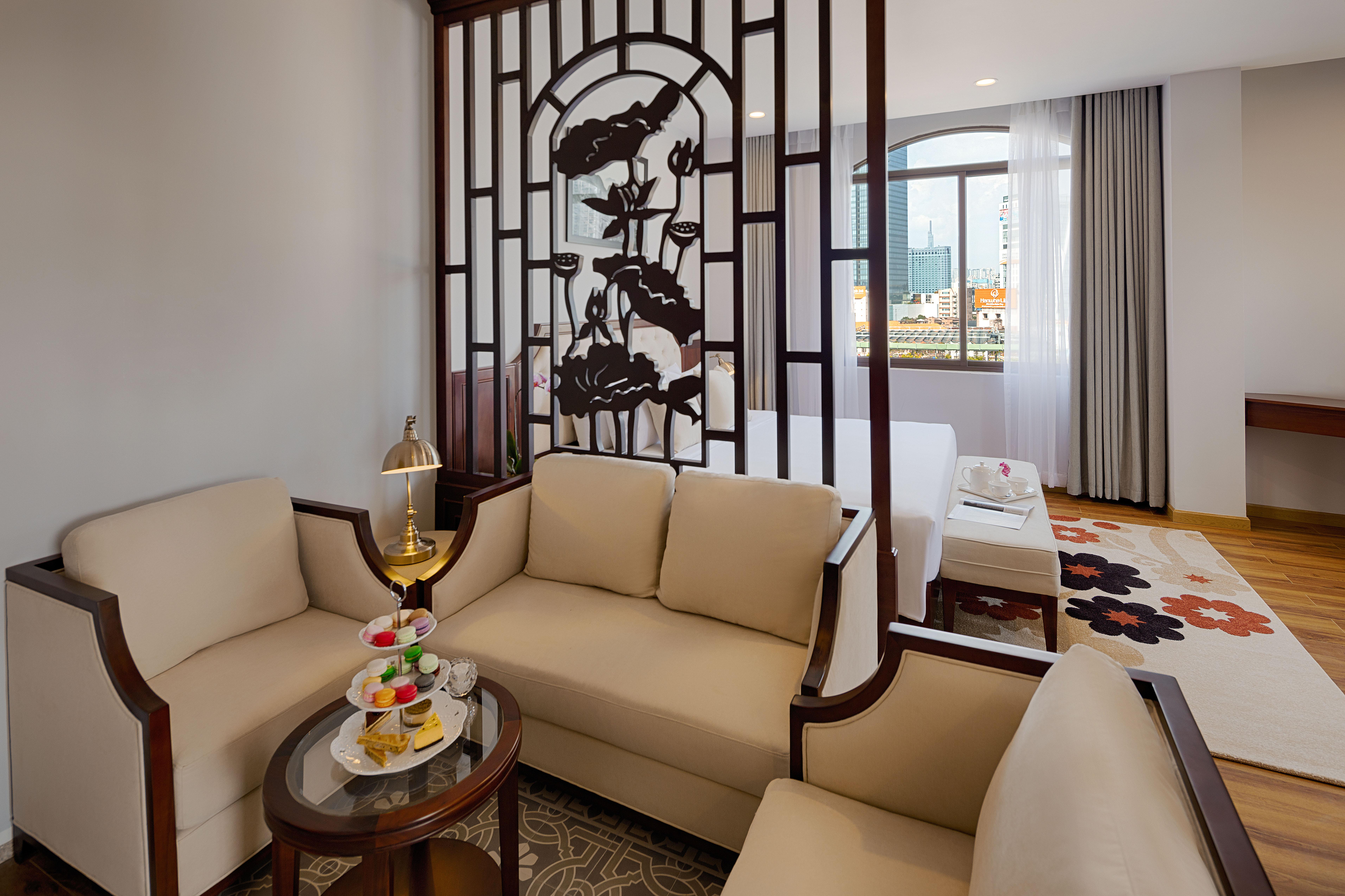 Happy Life Grand & Rooftop Skybar Ho Chi Minh City