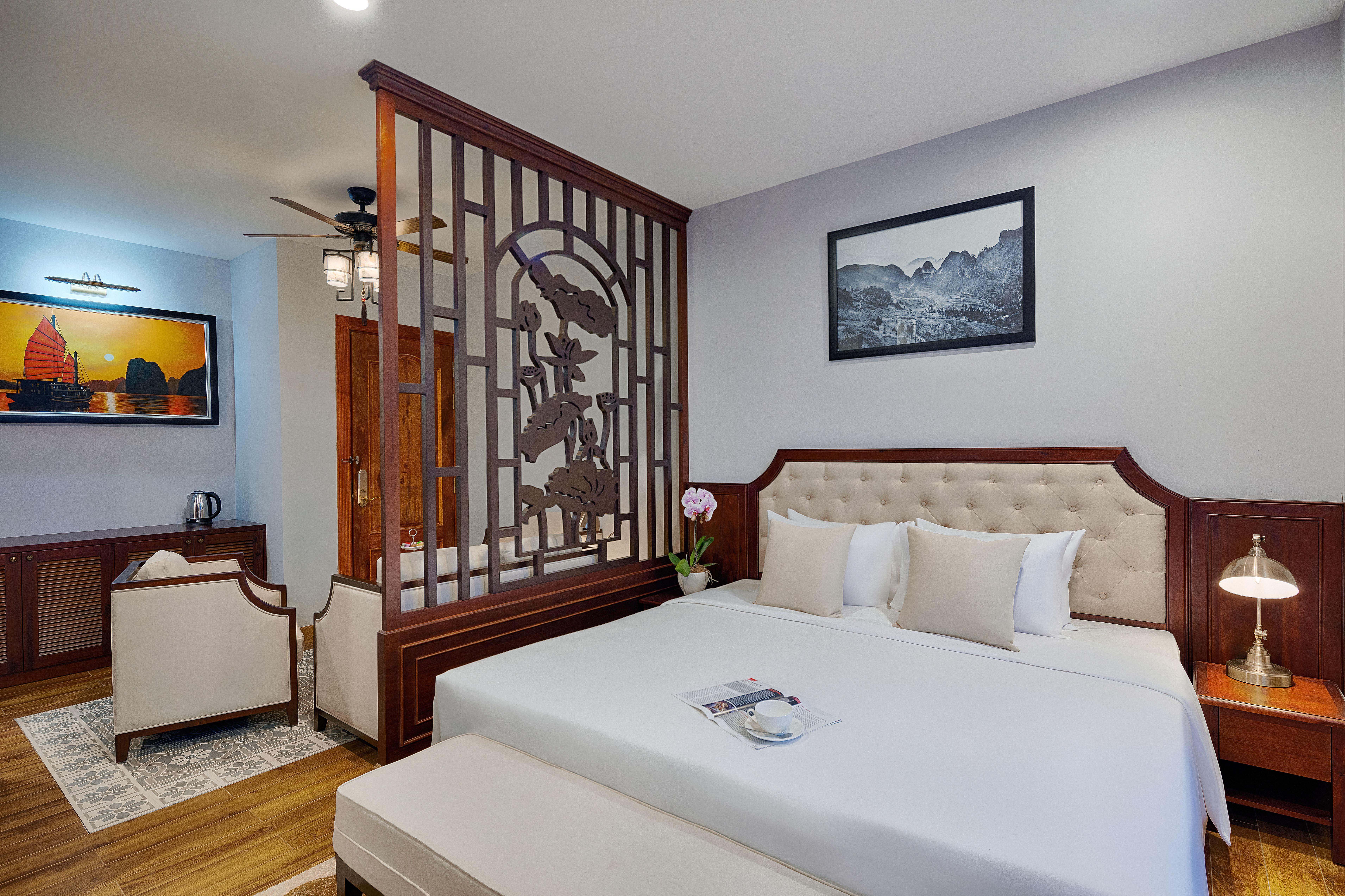 Happy Life Grand & Rooftop Skybar Hotel 4*