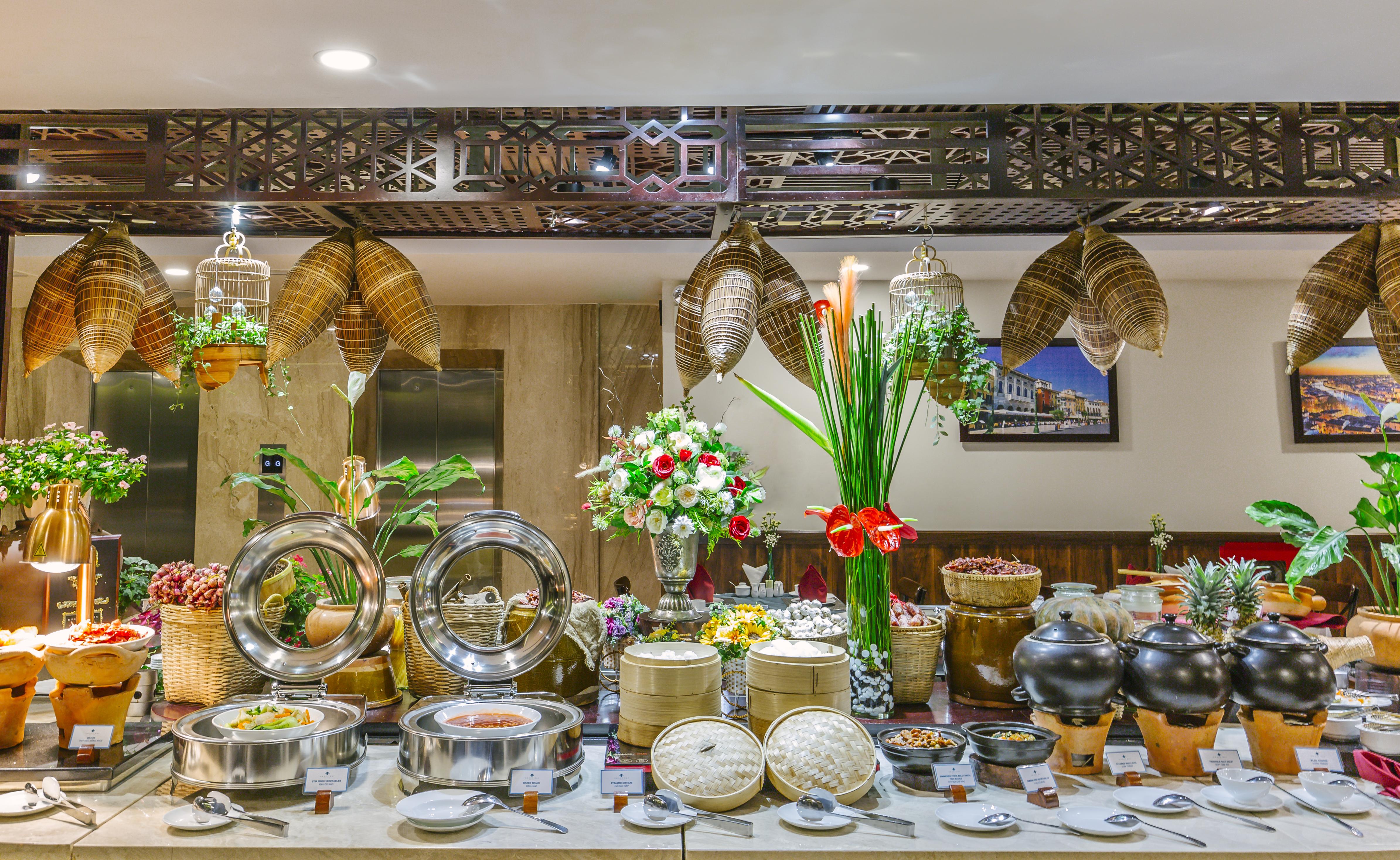 Happy Life Grand & Rooftop Skybar 4* Ho Chi Minh City