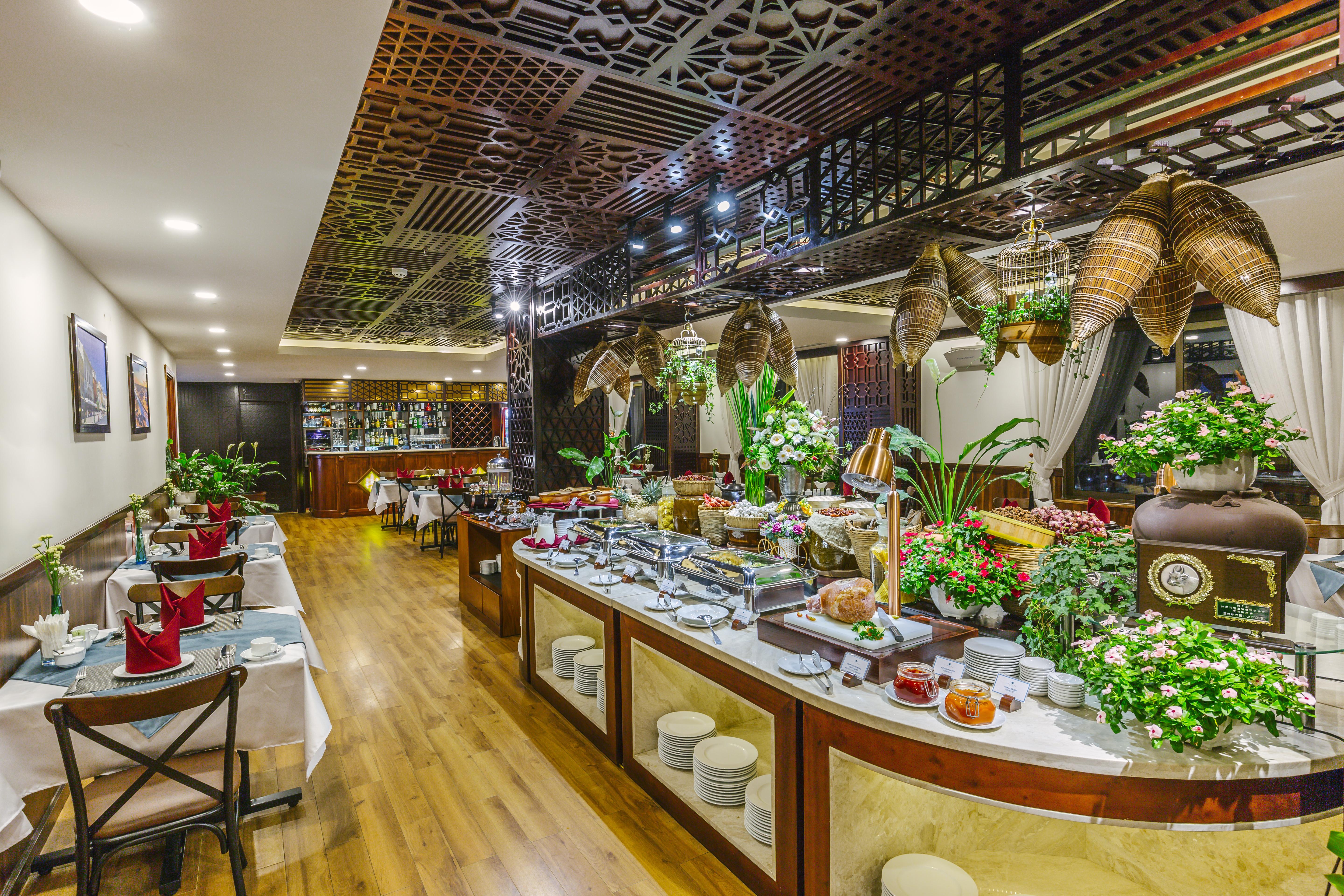 Happy Life Grand & Rooftop Skybar Hotel Ho Chi Minh City