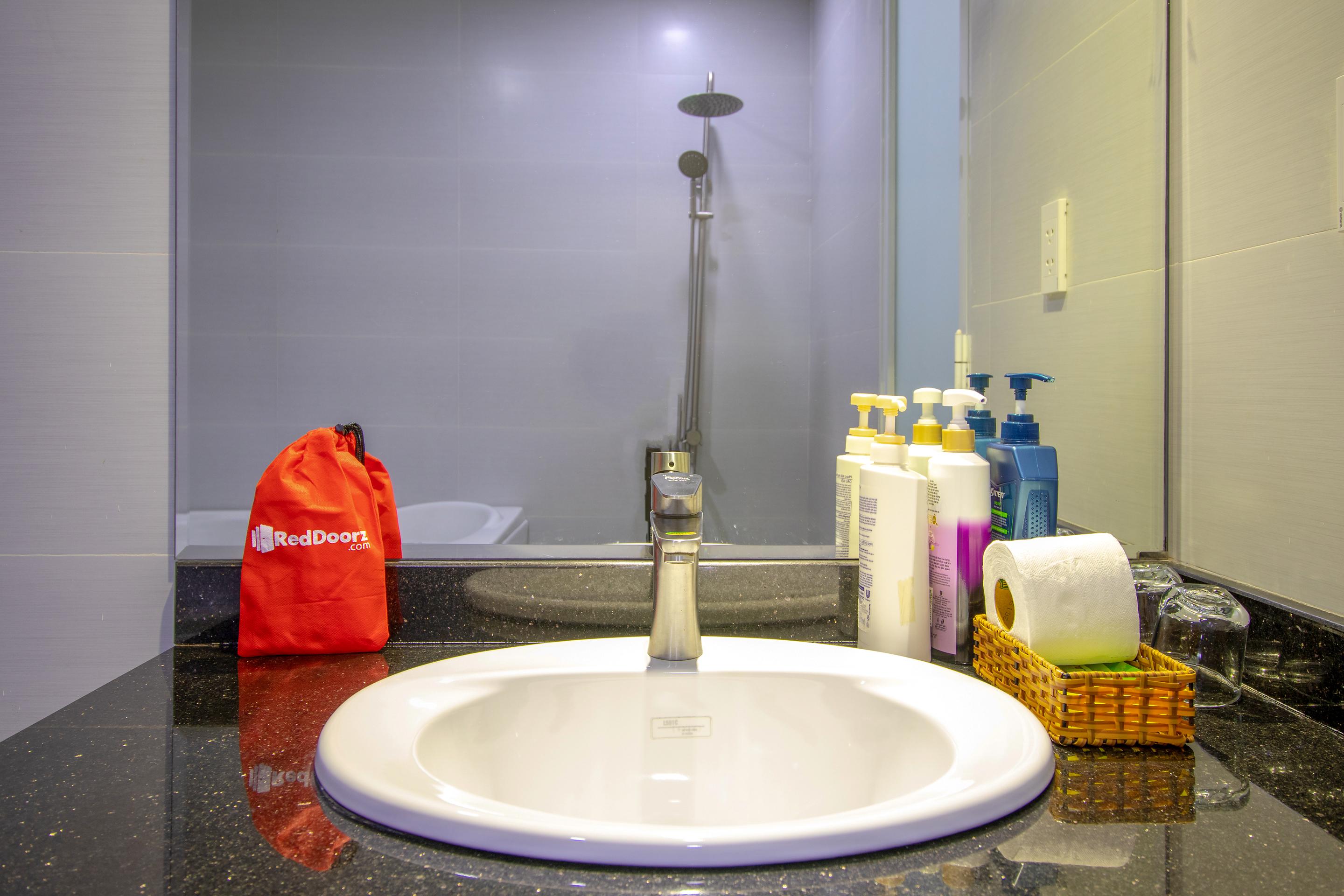 Reddoorz Near Phan Xich Long Hotel 3*