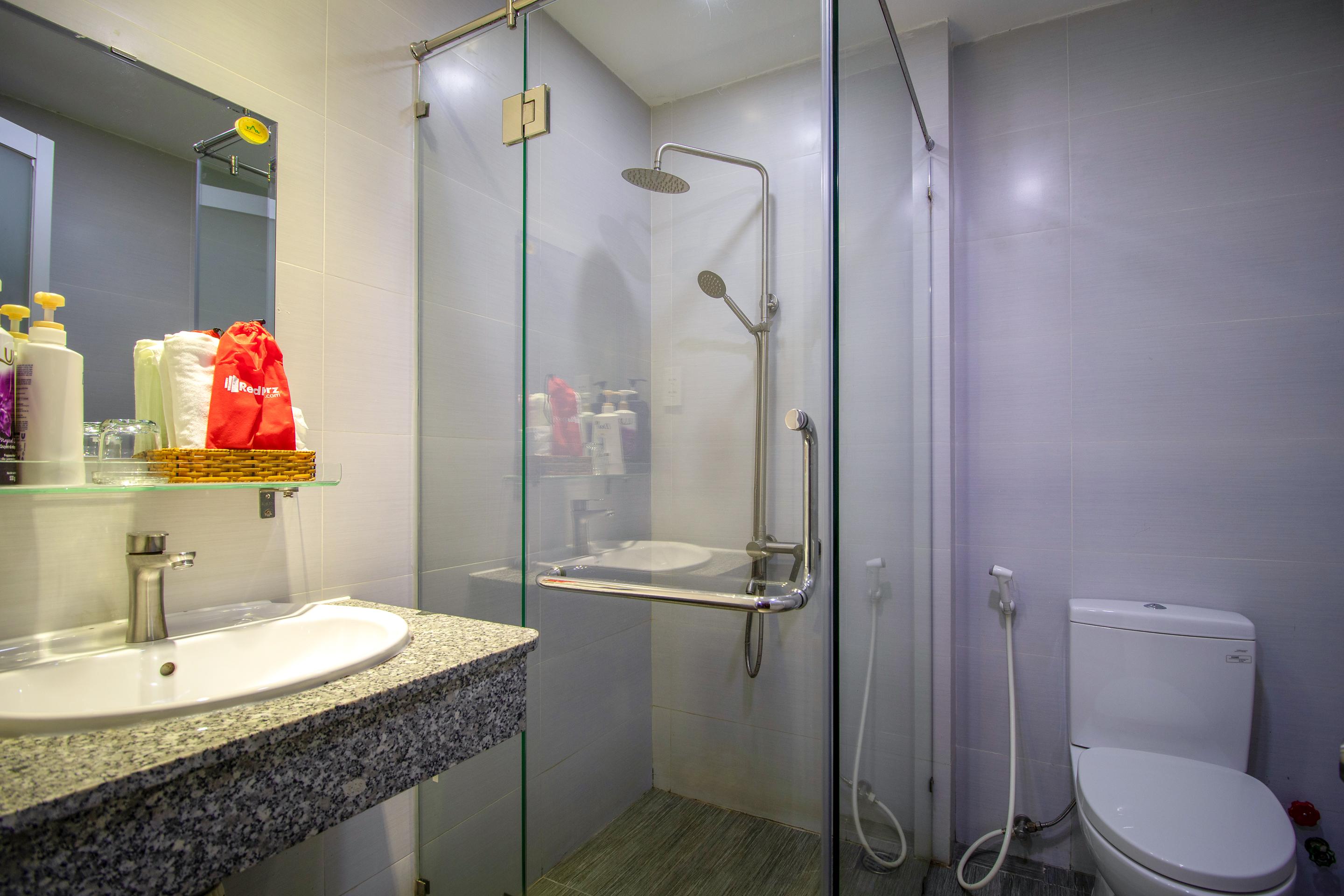 Reddoorz Near Phan Xich Long Hotel Ho Chi Minh City