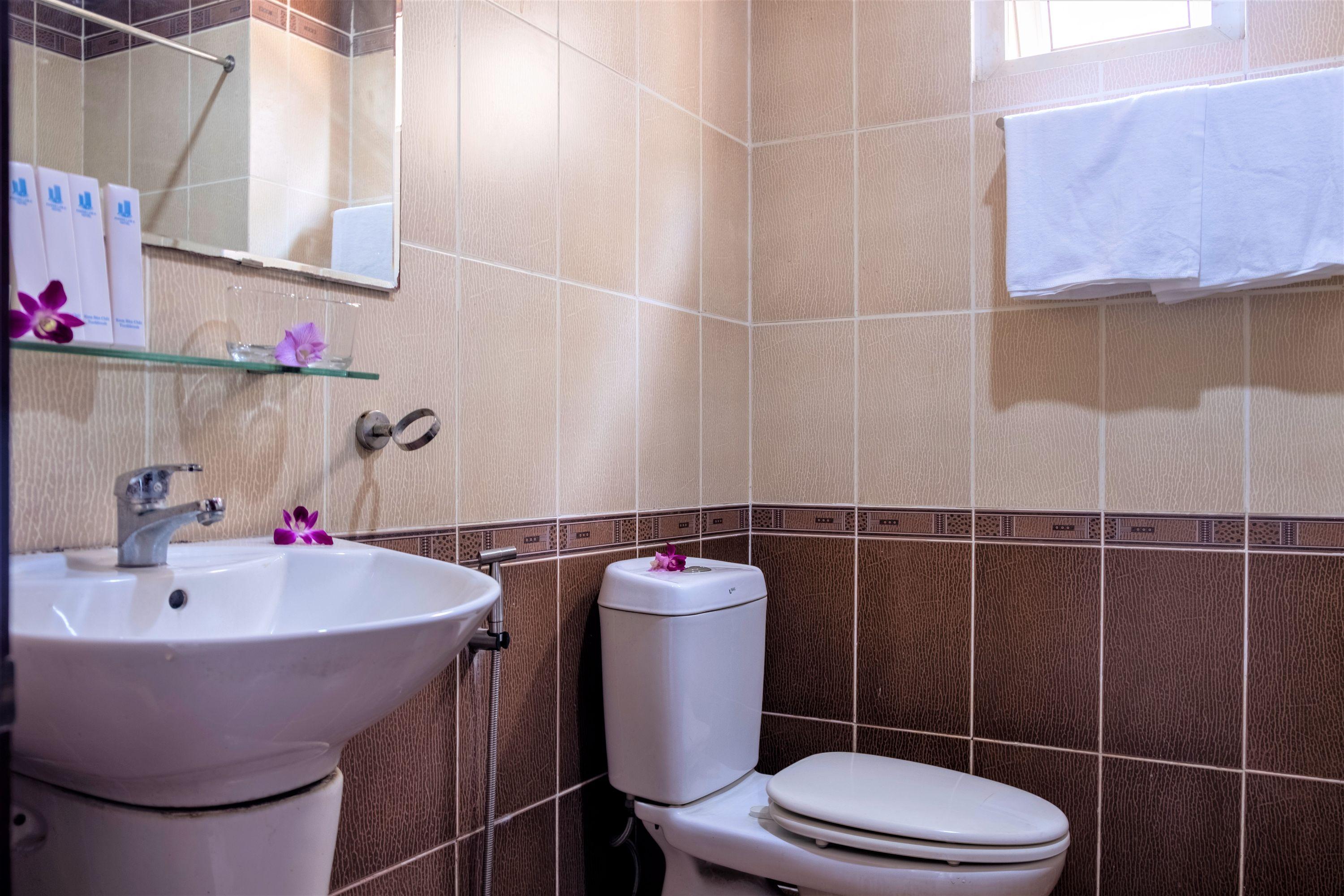 Phong Lan 2 Hotel