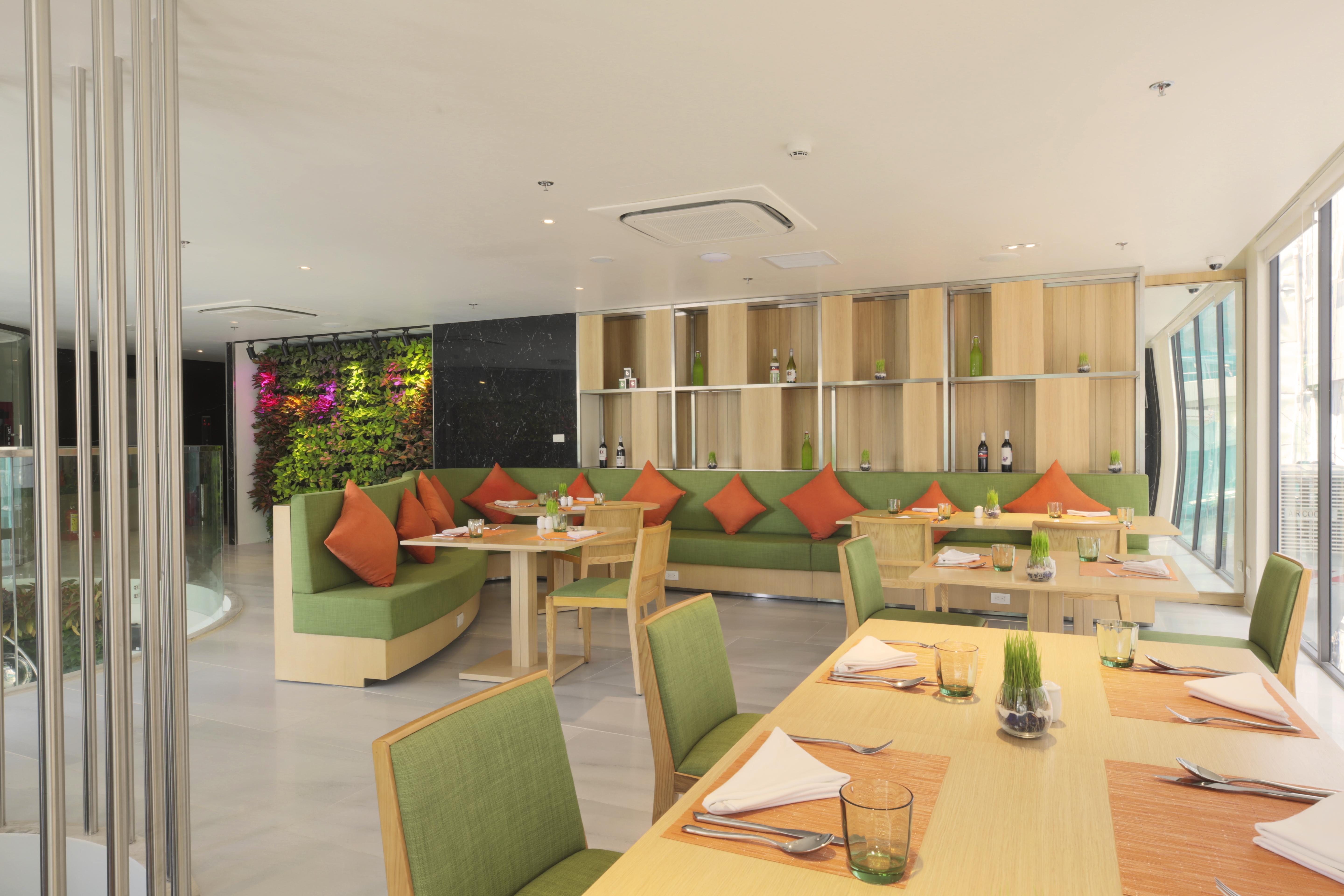 Zazz Urban Hotel 4*