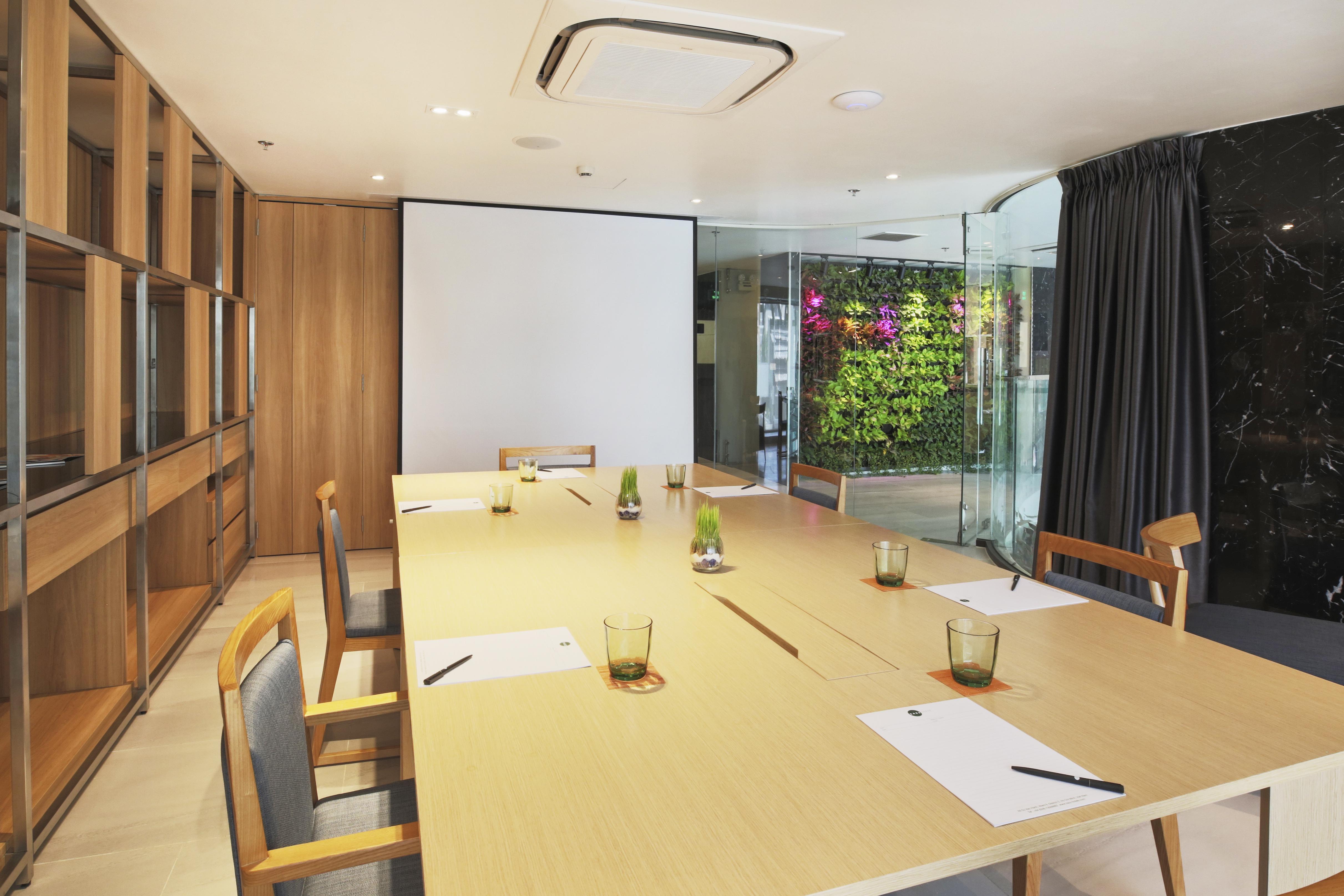 Zazz Urban Hotel