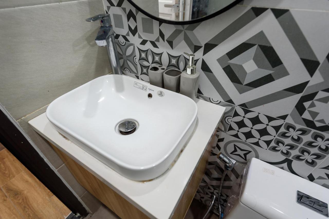 Cozrum Homes - Graceful Corner Apartment *