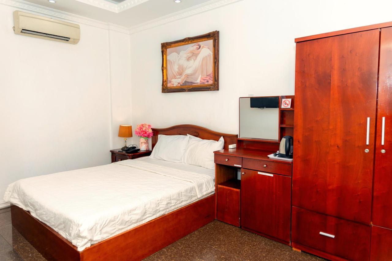Happy Land Hotel