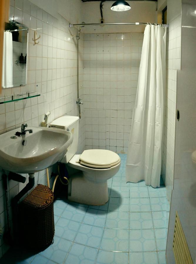 Peaceful Saigon - Entire House 1br In District 1 - Pet-friendly Pangsapuri
