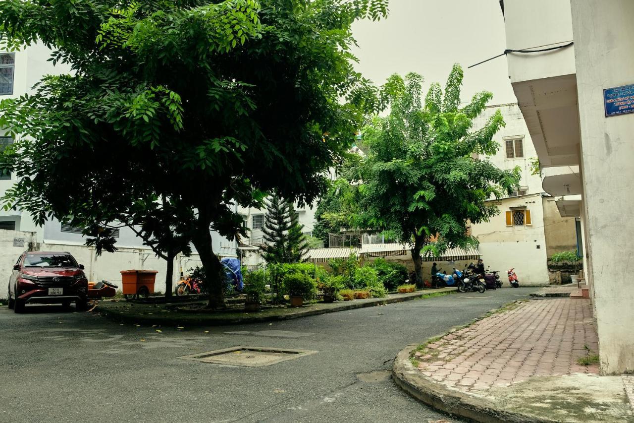 Peaceful Saigon - Entire House 1br In District 1 - Pet-friendly Pangsapuri *