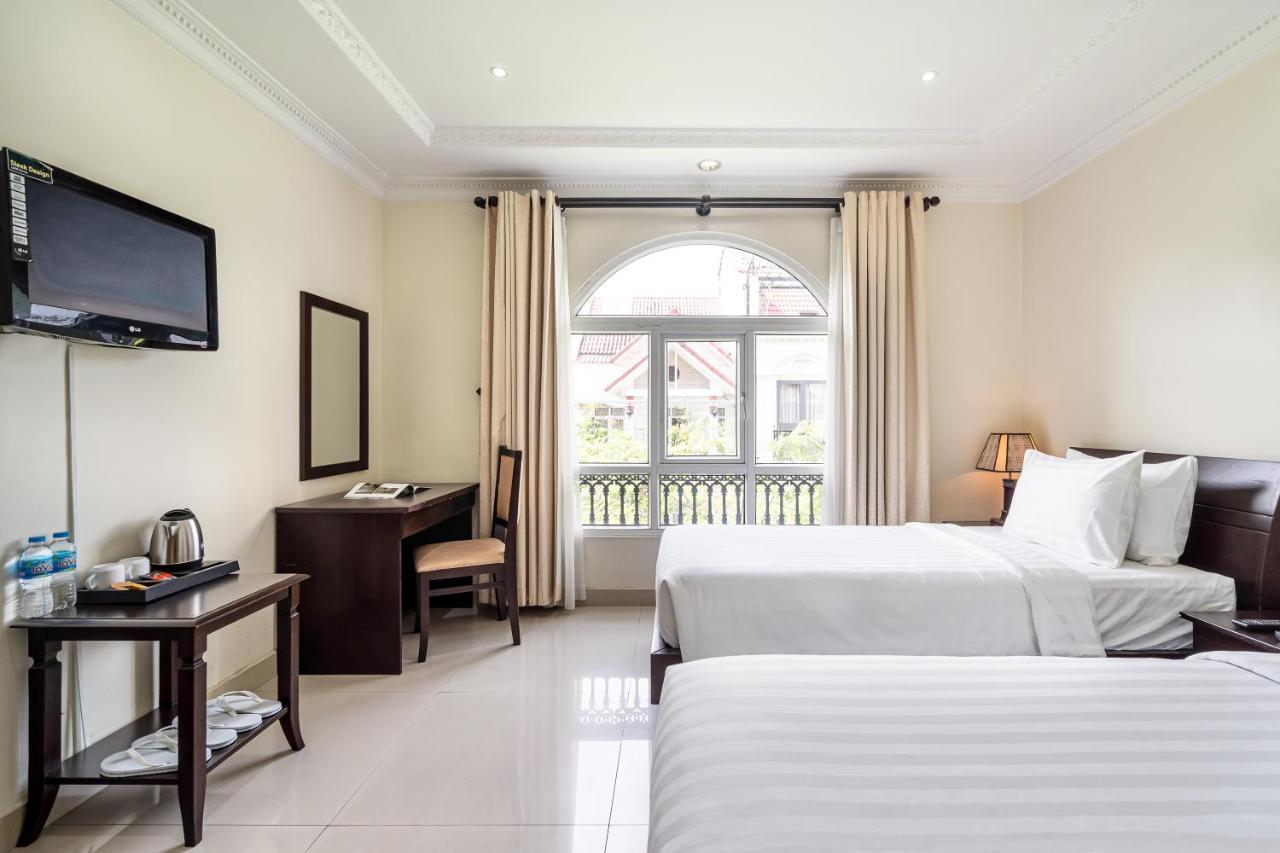 Hotel La Bonita And 3*
