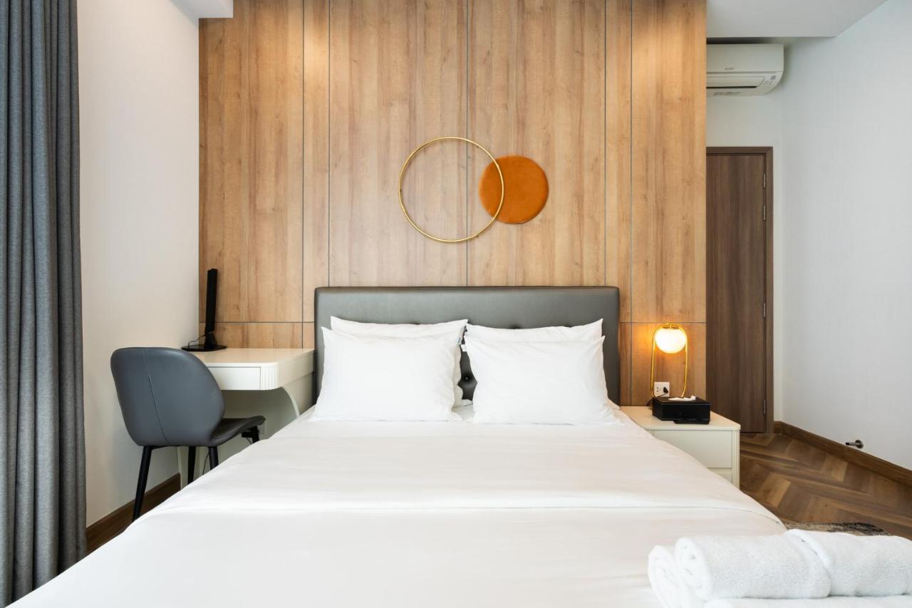 Sunwah Pearl Golden House-amazing River View ,3 Br Apartment Ho Chi Minh City