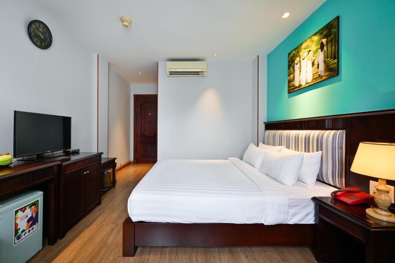 Cherry Hotel- Near Opera House