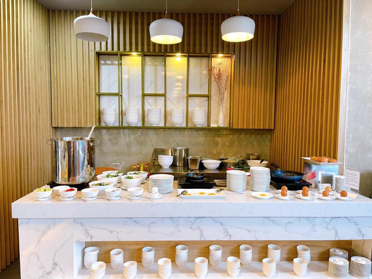 Ibis Saigon South 3*