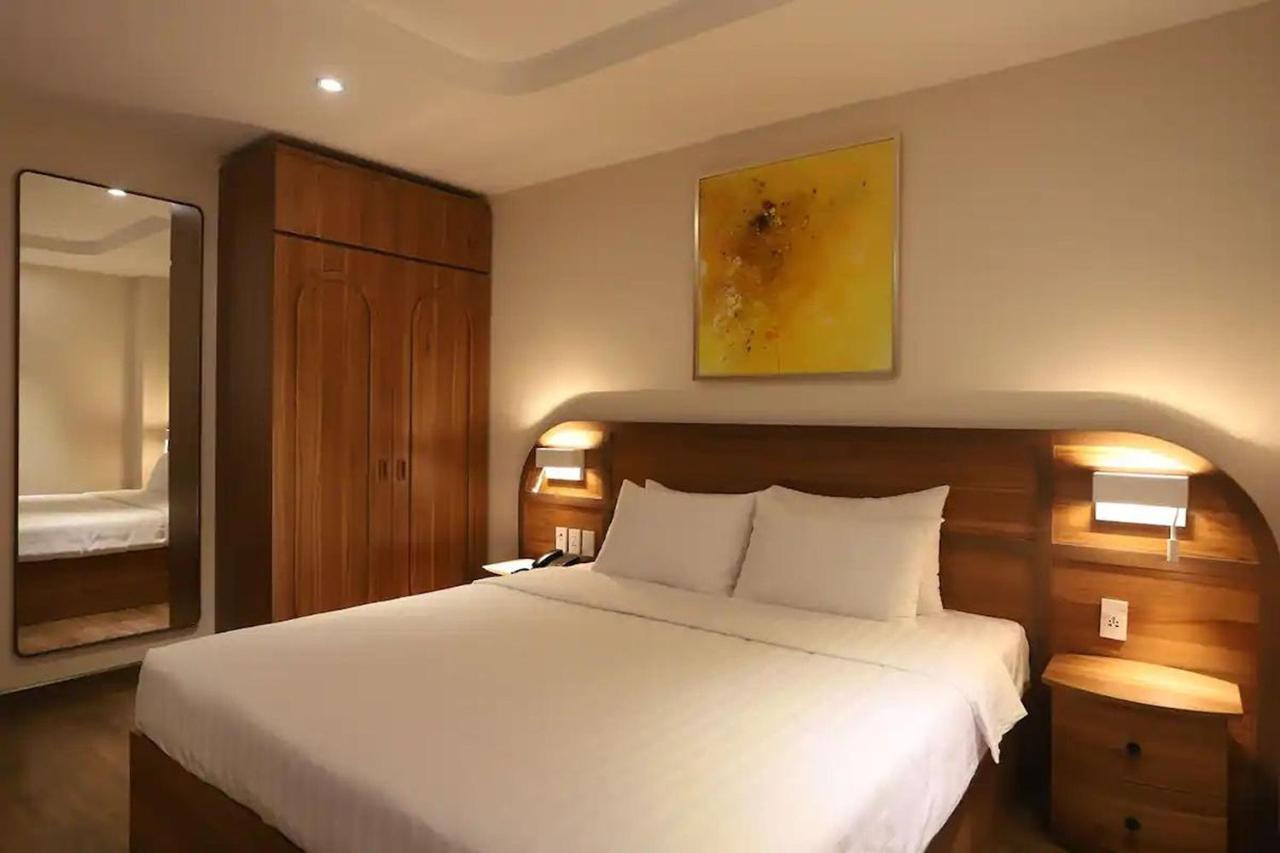 Lanura And 3* Ho Chi Minh City