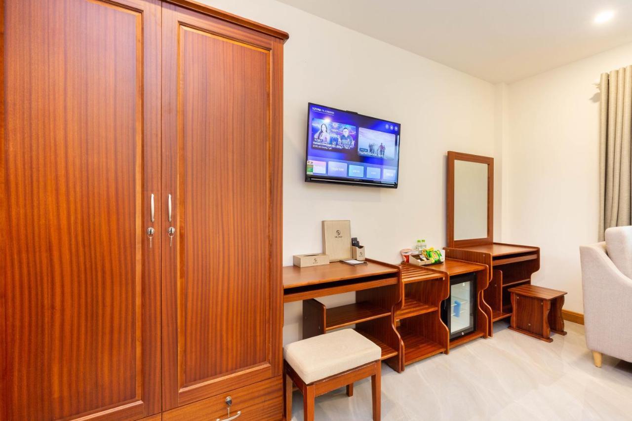 Silk Hong Ha Airport Hotel
