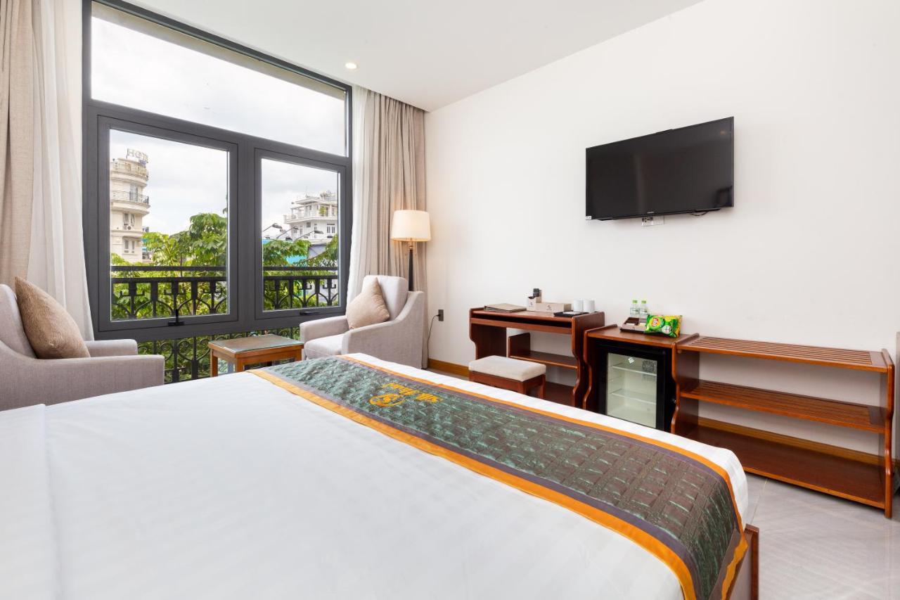 Silk Hong Ha Airport Hotel 3*