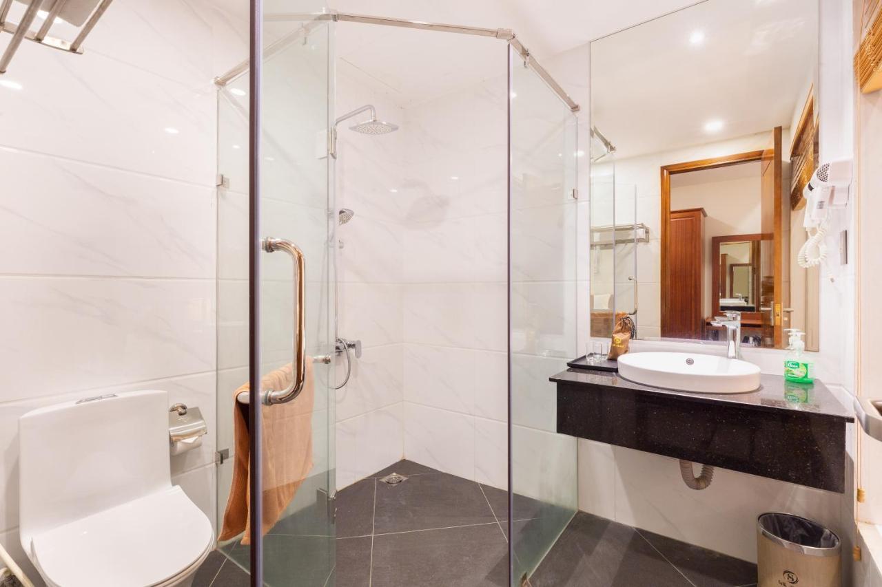 Silk Hong Ha Airport Hotel